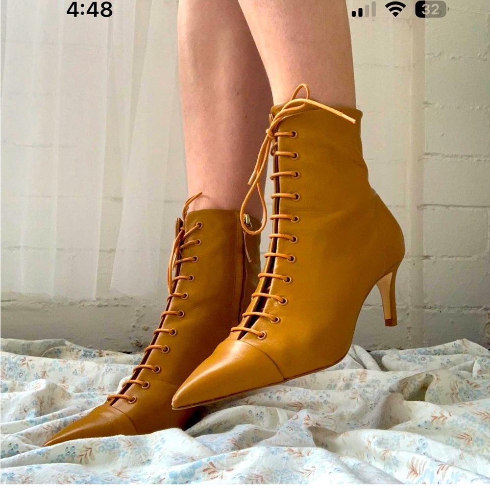 Brand new Zara Women's Tan Boots with lace-ups sz 38